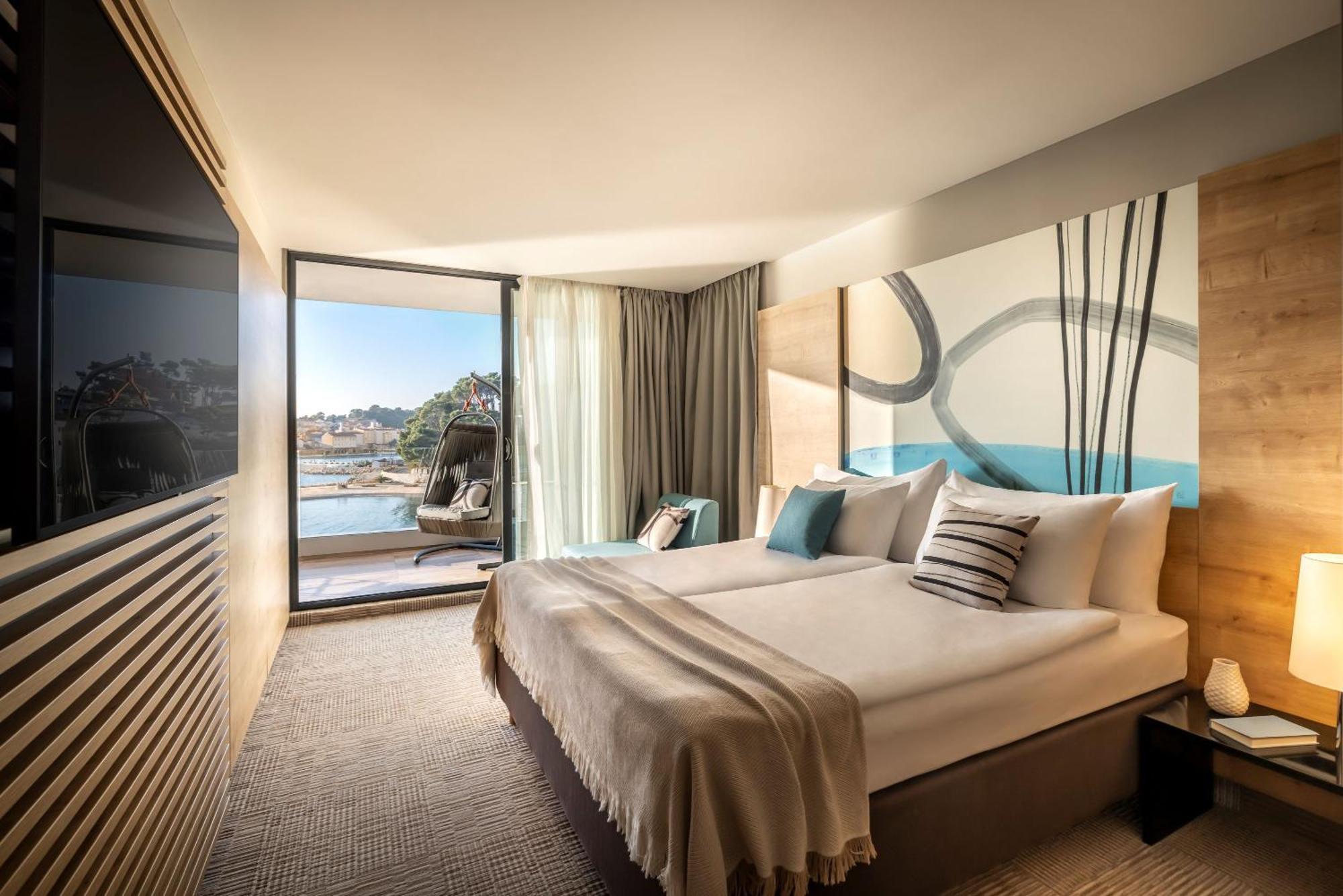 Valamar Padova Hotel Banjol Екстериор снимка