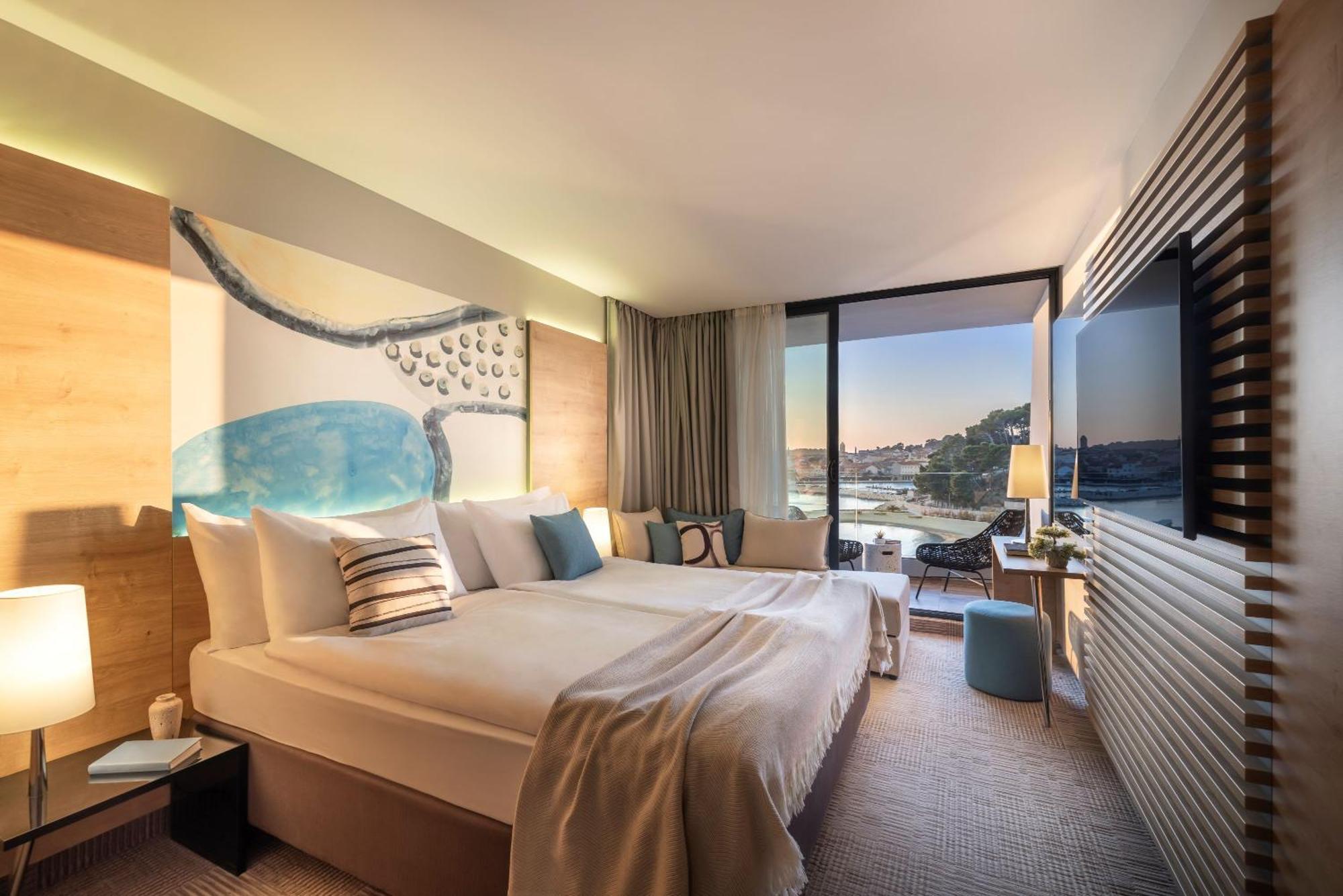 Valamar Padova Hotel Banjol Екстериор снимка