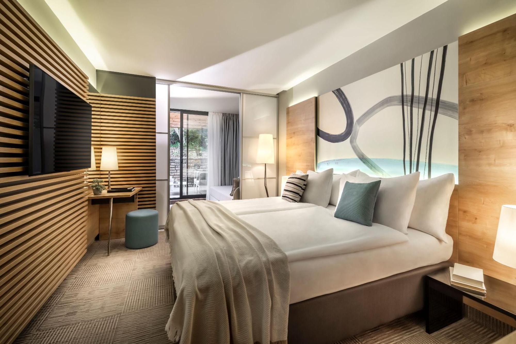 Valamar Padova Hotel Banjol Екстериор снимка